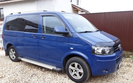 Volkswagen Caravelle T5, 2013 год, 2 500 000 рублей, 2 фотография