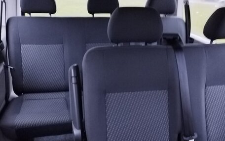 Volkswagen Caravelle T5, 2013 год, 2 500 000 рублей, 6 фотография