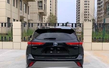 Toyota Highlander, 2022 год, 3 570 000 рублей, 4 фотография