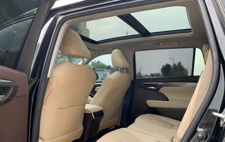 Toyota Highlander, 2022 год, 3 570 000 рублей, 9 фотография