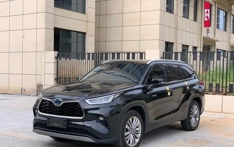 Toyota Highlander, 2022 год, 3 570 000 рублей, 3 фотография