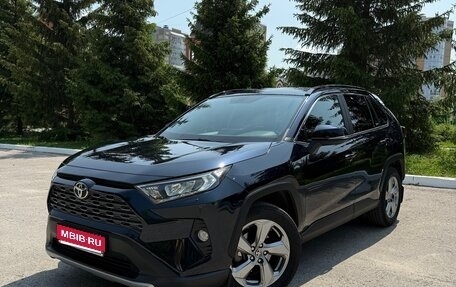 Toyota RAV4, 2020 год, 3 590 000 рублей, 1 фотография