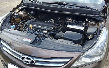 Hyundai Solaris II рестайлинг, 2015 год, 1 200 000 рублей, 10 фотография