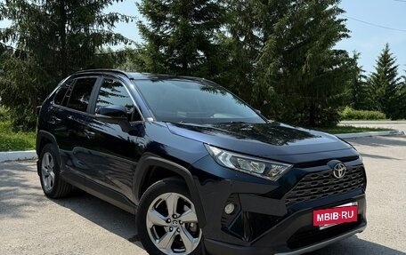 Toyota RAV4, 2020 год, 3 590 000 рублей, 2 фотография