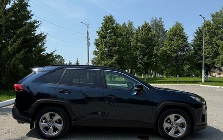 Toyota RAV4, 2020 год, 3 590 000 рублей, 4 фотография
