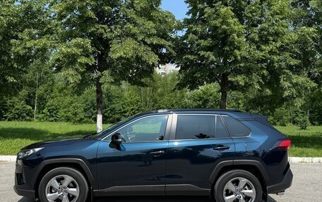 Toyota RAV4, 2020 год, 3 590 000 рублей, 10 фотография