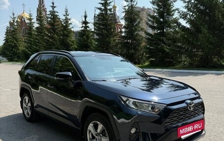 Toyota RAV4, 2020 год, 3 590 000 рублей, 12 фотография