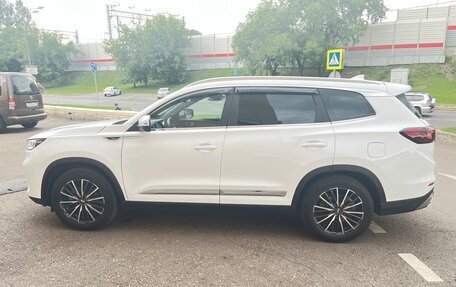 Chery Tiggo 8 Pro, 2022 год, 1 900 000 рублей, 3 фотография