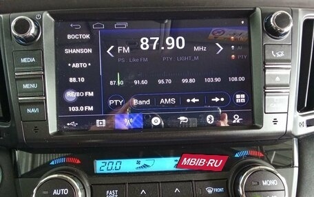 Toyota RAV4, 2016 год, 1 850 000 рублей, 13 фотография