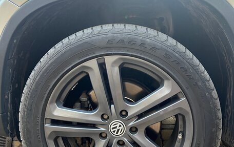 Volkswagen Tiguan I, 2010 год, 1 100 000 рублей, 34 фотография