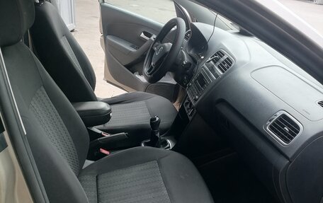 Volkswagen Polo VI (EU Market), 2015 год, 450 000 рублей, 3 фотография