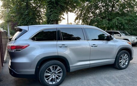 Toyota Highlander III, 2014 год, 3 150 000 рублей, 7 фотография