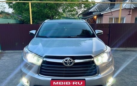 Toyota Highlander III, 2014 год, 3 150 000 рублей, 10 фотография