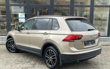 Volkswagen Tiguan II, 2019 год, 2 200 000 рублей, 2 фотография