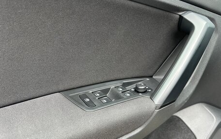 Volkswagen Tiguan II, 2019 год, 2 200 000 рублей, 6 фотография