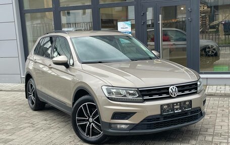 Volkswagen Tiguan II, 2019 год, 2 200 000 рублей, 3 фотография