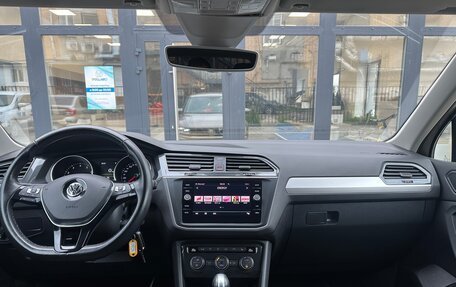 Volkswagen Tiguan II, 2019 год, 2 200 000 рублей, 19 фотография