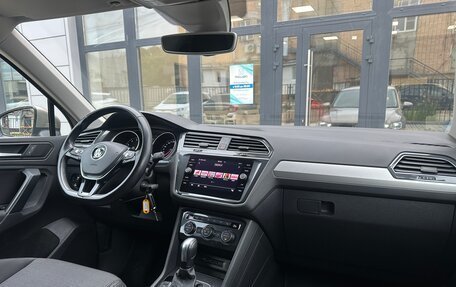 Volkswagen Tiguan II, 2019 год, 2 200 000 рублей, 21 фотография