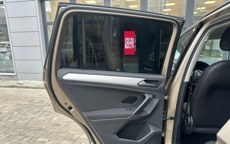 Volkswagen Tiguan II, 2019 год, 2 200 000 рублей, 16 фотография