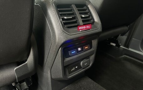 Volkswagen Tiguan II, 2019 год, 2 200 000 рублей, 18 фотография