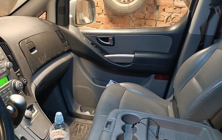 Hyundai Grand Starex Grand Starex I рестайлинг 2, 2015 год, 1 850 000 рублей, 3 фотография