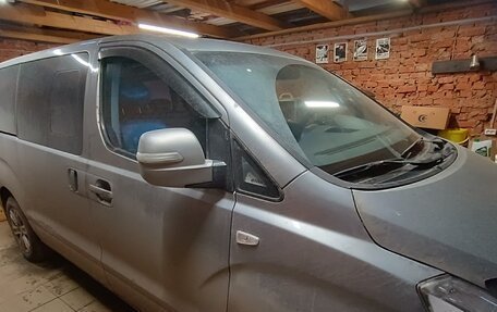 Hyundai Grand Starex Grand Starex I рестайлинг 2, 2015 год, 1 850 000 рублей, 7 фотография