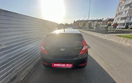 Hyundai Solaris II рестайлинг, 2013 год, 870 000 рублей, 5 фотография