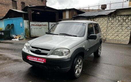 Chevrolet Niva I рестайлинг, 2011 год, 389 000 рублей, 2 фотография