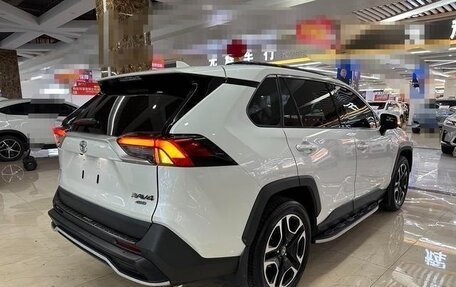 Toyota RAV4, 2022 год, 2 620 000 рублей, 6 фотография