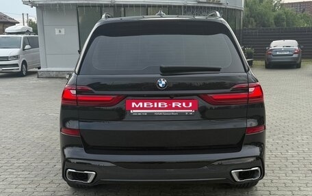 BMW X7, 2021 год, 10 900 000 рублей, 2 фотография