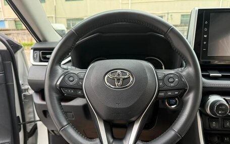 Toyota RAV4, 2022 год, 2 290 000 рублей, 8 фотография