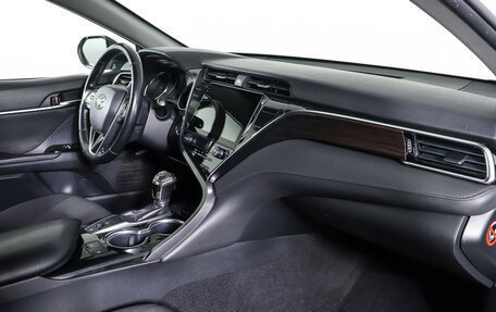 Toyota Camry, 2018 год, 1 725 000 рублей, 11 фотография