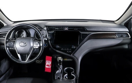 Toyota Camry, 2018 год, 1 725 000 рублей, 13 фотография