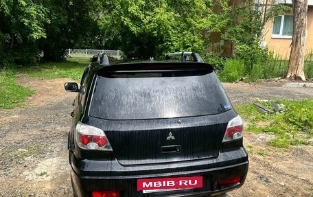 Mitsubishi Outlander III рестайлинг 3, 2006 год, 600 000 рублей, 3 фотография