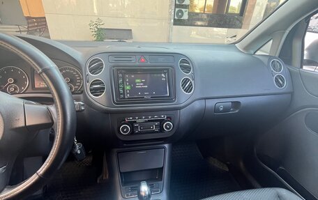 Volkswagen Golf Plus II, 2012 год, 850 000 рублей, 21 фотография
