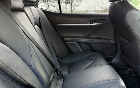 Toyota Camry, 2021 год, 3 950 000 рублей, 10 фотография