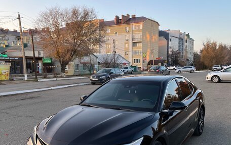 Toyota Camry, 2021 год, 3 950 000 рублей, 2 фотография