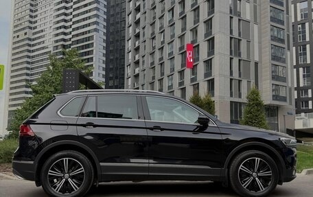 Volkswagen Tiguan II, 2018 год, 3 150 000 рублей, 3 фотография