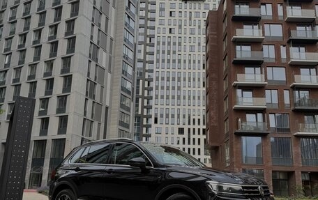 Volkswagen Tiguan II, 2018 год, 3 150 000 рублей, 2 фотография
