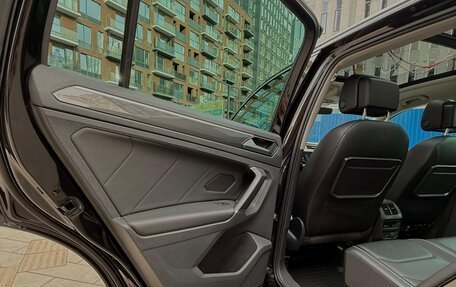 Volkswagen Tiguan II, 2018 год, 3 150 000 рублей, 19 фотография