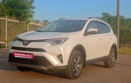 Toyota RAV4, 2019 год, 2 900 000 рублей, 2 фотография