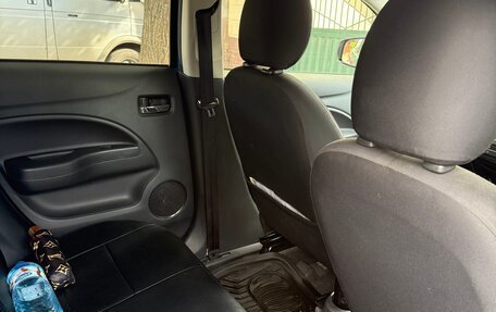 Mitsubishi Mirage VI рестайлинг, 2012 год, 670 000 рублей, 4 фотография