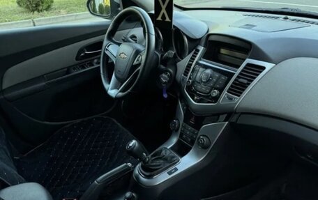 Chevrolet Cruze II, 2012 год, 800 000 рублей, 10 фотография