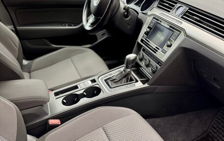 Volkswagen Passat B8 рестайлинг, 2018 год, 2 050 000 рублей, 5 фотография