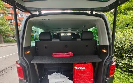 Volkswagen Multivan T6 рестайлинг, 2019 год, 5 000 000 рублей, 2 фотография