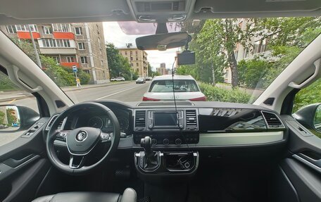 Volkswagen Multivan T6 рестайлинг, 2019 год, 5 000 000 рублей, 6 фотография