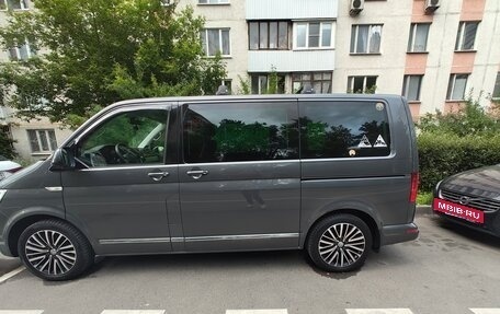 Volkswagen Multivan T6 рестайлинг, 2019 год, 5 000 000 рублей, 9 фотография