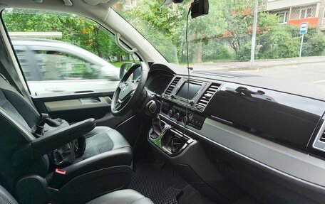 Volkswagen Multivan T6 рестайлинг, 2019 год, 5 000 000 рублей, 18 фотография