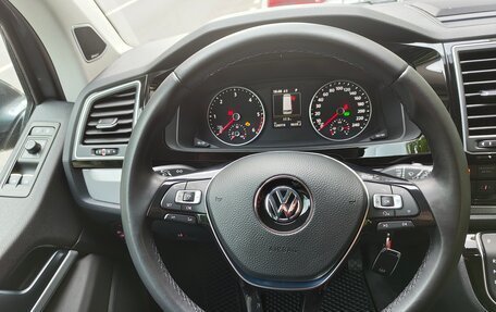 Volkswagen Multivan T6 рестайлинг, 2019 год, 5 000 000 рублей, 23 фотография