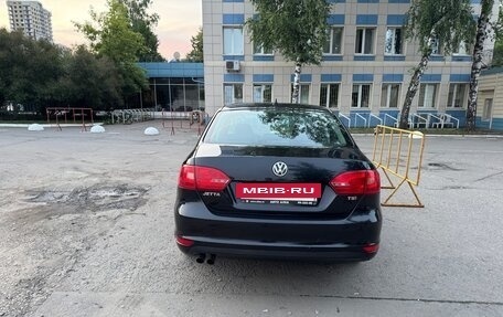 Volkswagen Jetta VI, 2012 год, 850 000 рублей, 3 фотография